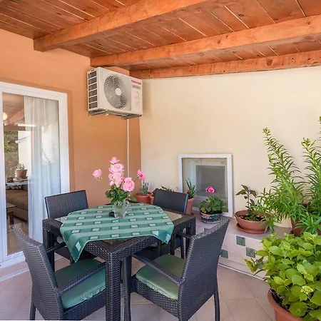 Timea Apartment *